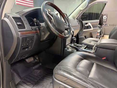 Used 2016 Toyota Land Cruiser AWD/4WD image 23