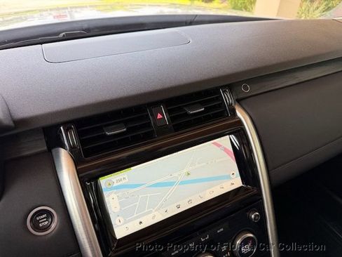Used 2017 Land Rover Discovery HSE AWD/4WD image 65