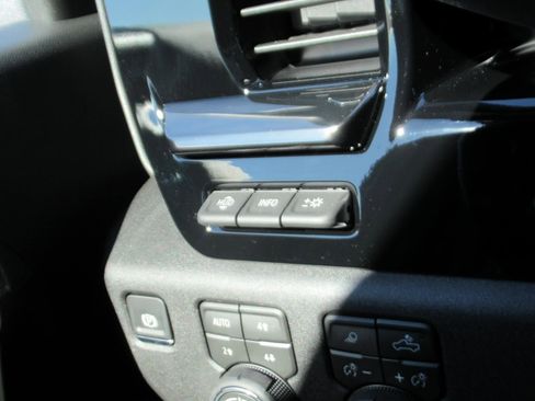 New 2026 Chevrolet Silverado 2500 ZR2 image 33