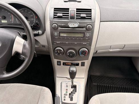 Used 2011 Toyota Corolla LE FWD image 34