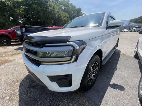 Used 2022 Ford Expedition XLT RWD image 3