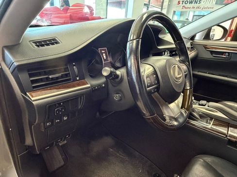 Used 2016 Lexus ES 350 w/ Luxury Package w/Wood Trim FWD image 24