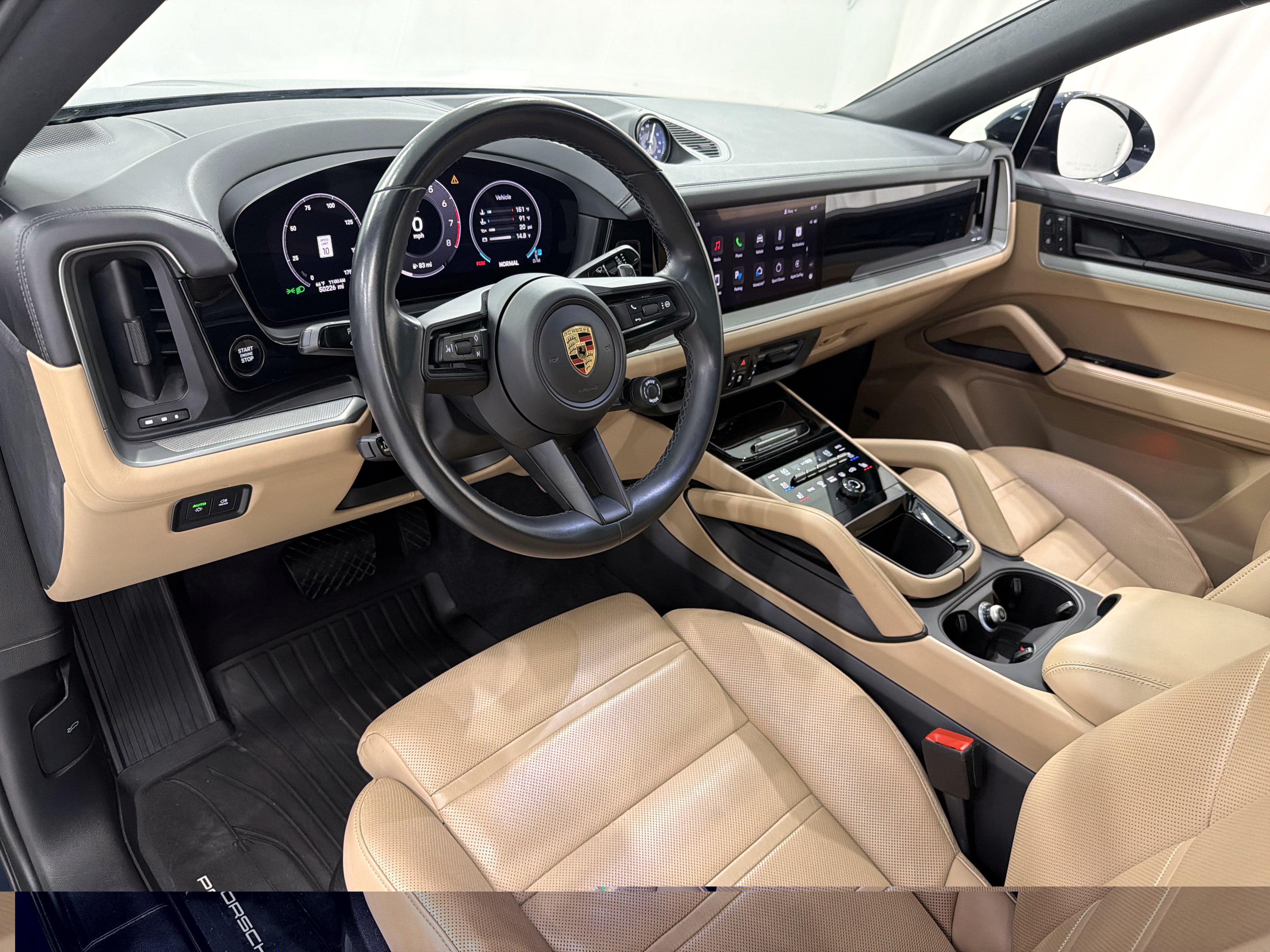 Certified 2024 Porsche Cayenne Coupe AWD/4WD image 4