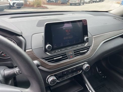 Used 2023 Nissan Altima 2.5 SV image 22