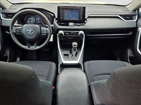 Used 2019 Toyota RAV4 LE FWD image 17