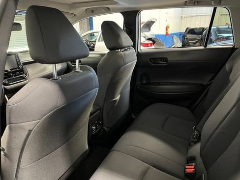 Used 2022 Toyota Corolla Cross LE w/ Moonroof Package AWD/4WD image 17