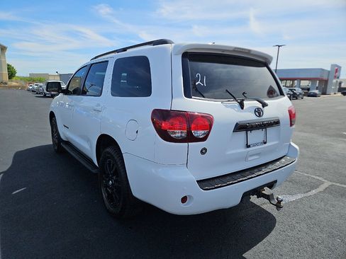 Used 2019 Toyota Sequoia TRD Sport w/ TRD Sport Premium Package image 3