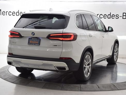 Used 2022 BMW X5 xDrive40i w/ Parking Assistance Package AWD/4WD image 6