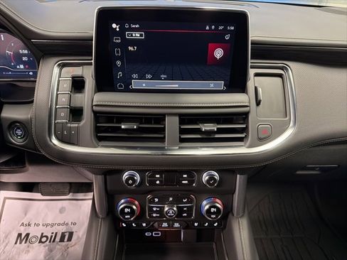 Used 2024 GMC Yukon SLT w/ SLT Luxury Package image 22