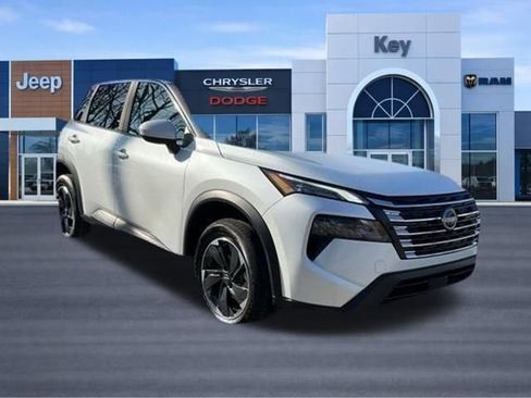 Used 2024 Nissan Rogue SV AWD/4WD image 35