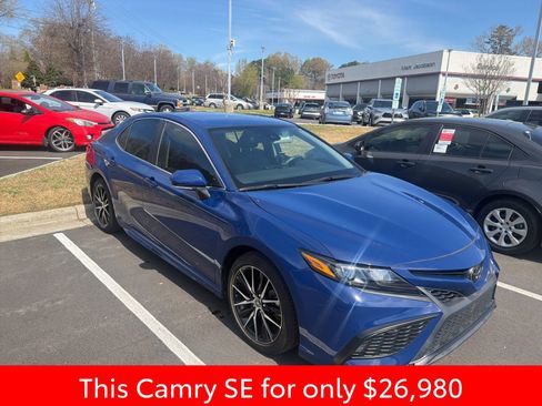 Used 2023 Toyota Camry SE image 7
