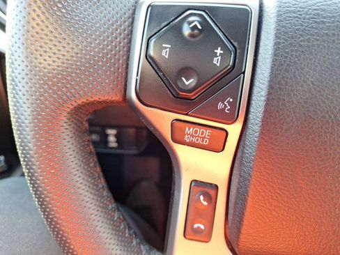 Used 2022 Toyota Tacoma Limited image 30