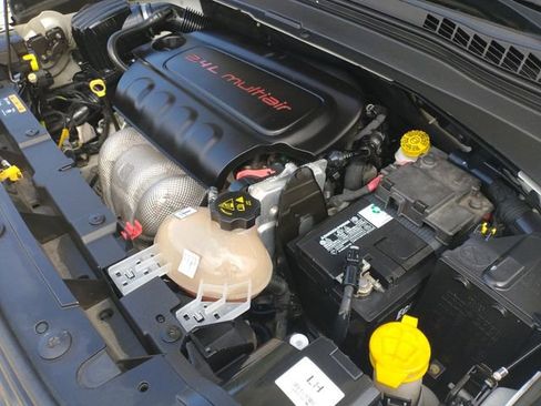 Used 2017 Jeep Renegade Trailhawk w/ Popular Equipment Group image 65