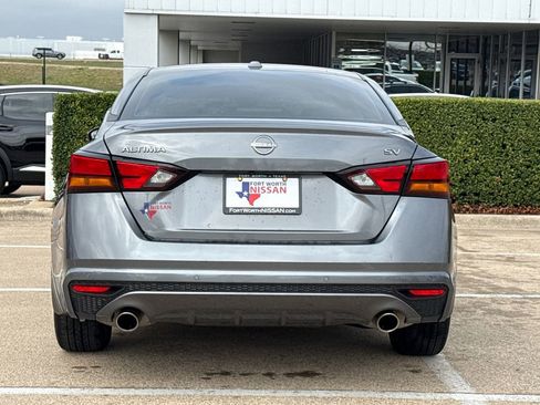 Used 2024 Nissan Altima 2.5 SV w/ SV Premium Package image 8