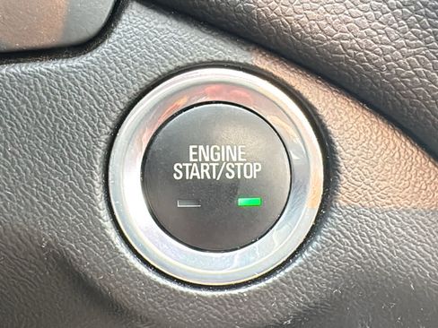 Certified 2020 Chevrolet Equinox LT w/ Midnight Edition AWD/4WD image 18