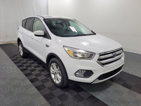Used 2017 Ford Escape SE w/ SE Cold Weather Package AWD/4WD image 13