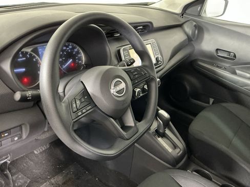 New 2025 Nissan Kicks Play S image 9