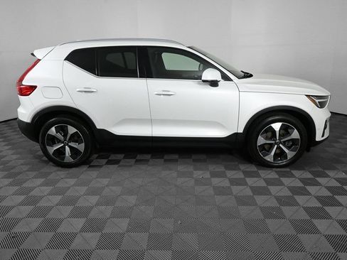 Used 2023 Volvo XC40 B5 Plus w/ Driver Assist Package image 23