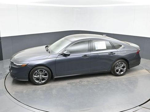 Used 2023 Honda Accord EX image 32