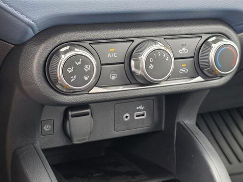 New 2025 Nissan Versa SV w/ Trunk Package image 15