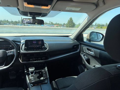 Used 2025 Nissan Rogue SV FWD image 36