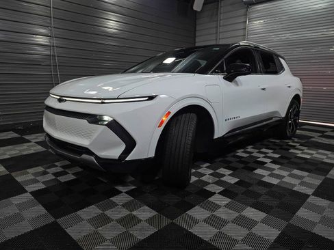 Used 2025 Chevrolet Equinox EV LT image 40