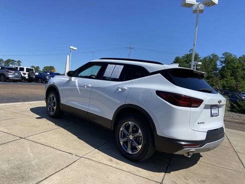 Used 2024 Chevrolet Blazer LT w/ Convenience Package FWD image 8