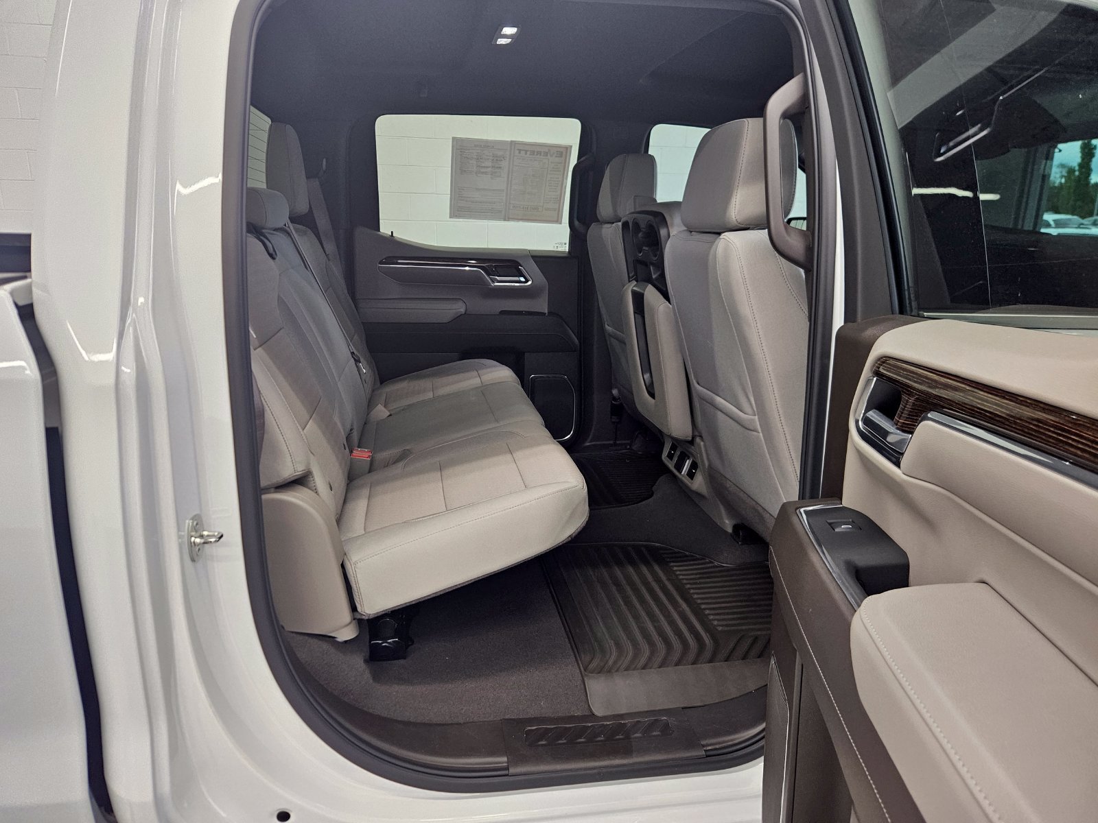 Used 2024 GMC Sierra 1500 SLE AWD/4WD image 35