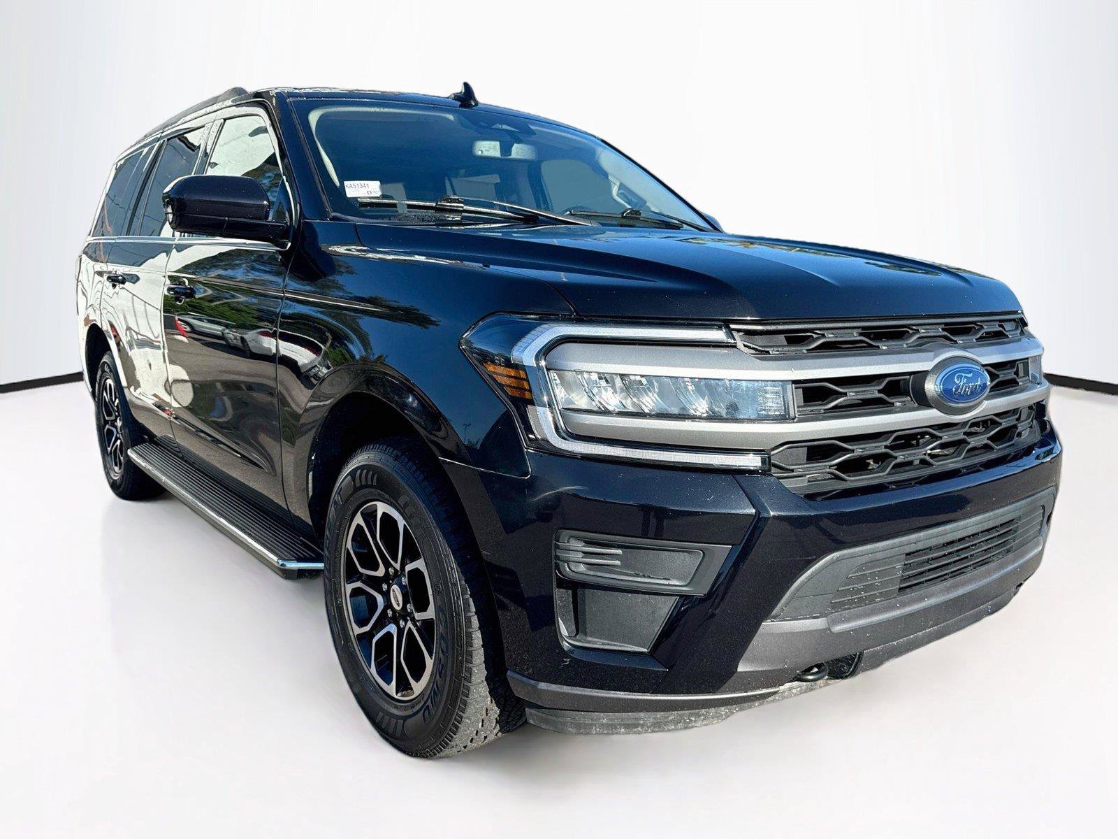 Used 2023 Ford Expedition XLT AWD/4WD image 7