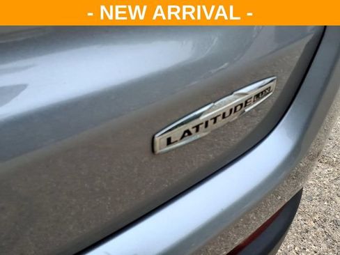 Used 2024 Jeep Compass Latitude AWD/4WD image 11