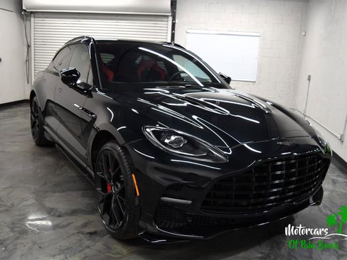 Used 2025 Aston Martin DBX 707 image 13