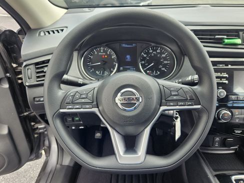Used 2017 Nissan Rogue S FWD image 22