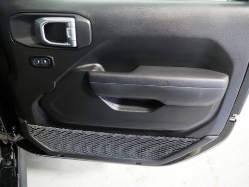 Used 2025 Jeep Wrangler 4WD Rubicon image 53