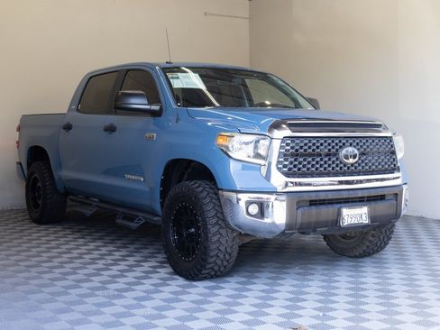 Used 2019 Toyota Tundra SR5 w/ SR5 Convenience Package image 6