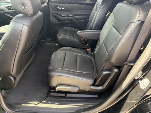 Used 2020 Chevrolet Traverse LT image 32