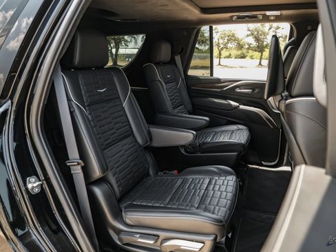 Used 2023 Cadillac Escalade Sport Platinum AWD/4WD image 79
