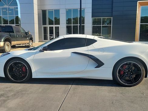 Used 2025 Chevrolet Corvette Stingray Coupe w/ 1LT RWD image 2