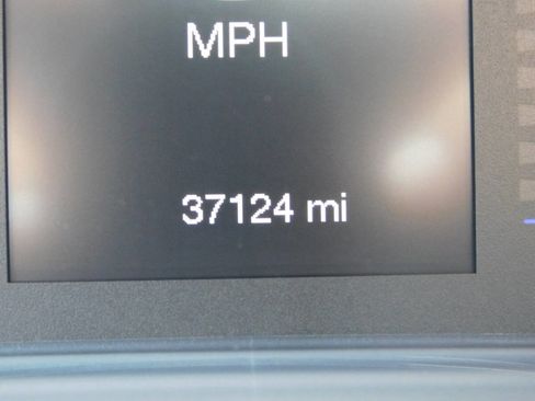 Used 2017 Chrysler 200 LX FWD image 9