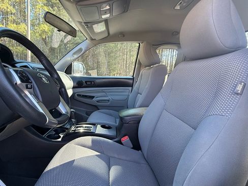 Used 2015 Toyota Tacoma 2WD Access Cab w/ Convenience Package image 17