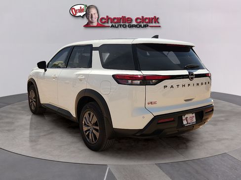 Used 2026 Nissan Pathfinder S FWD image 3