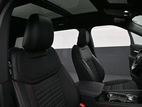 Certified 2025 Ford Explorer ST-Line w/ Premium Package AWD/4WD image 33