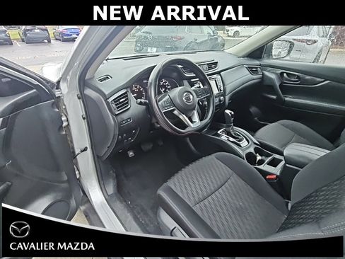 Used 2019 Nissan Rogue S image 11