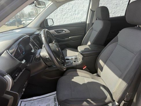 Used 2018 Chevrolet Traverse LT image 11