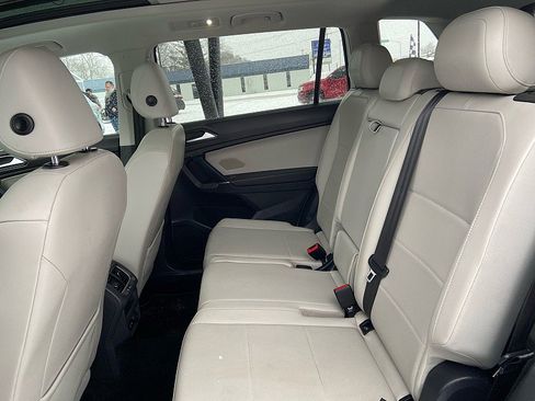 Used 2018 Volkswagen Tiguan SEL w/ 3rd Row Seat Package image 11
