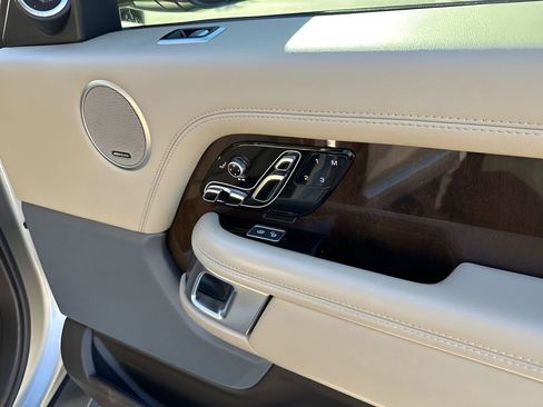 Used 2020 Land Rover Range Rover HSE image 14