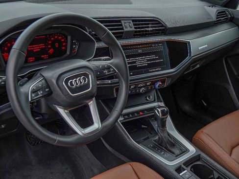 Certified 2025 Audi Q3 2.0T Premium w/ Convenience Package image 7