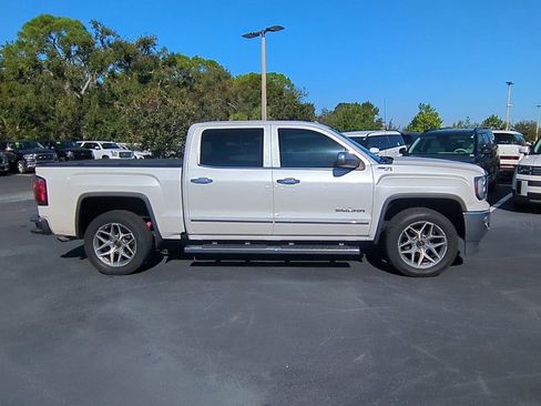 Used 2018 GMC Sierra 1500 SLT image 4