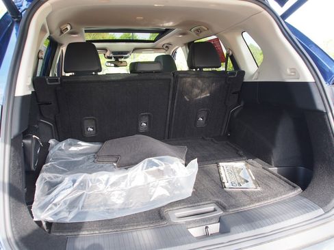 Used 2023 Nissan Rogue SL image 14