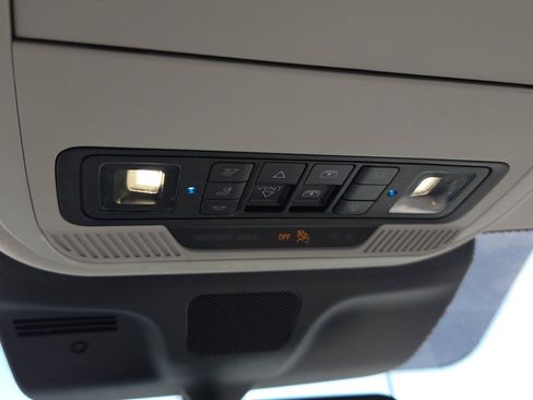Used 2025 Ford Expedition Active AWD/4WD image 16