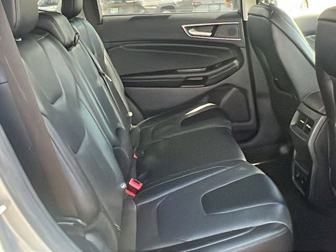Used 2022 Ford Edge Titanium image 19
